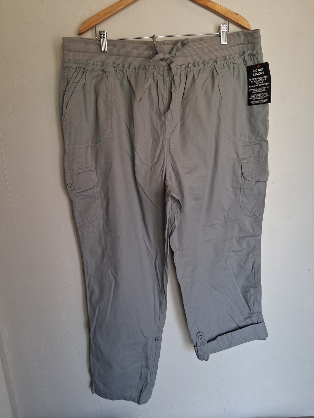 Woman Within Gray Cargo Capri Pants 22W Plus Size 100% Cotton Elastic Waist Casu - Picture 2 of 9